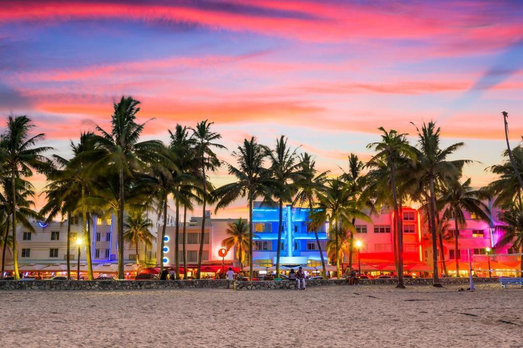 Apartment On The Beach Miami Beach Exterior photo